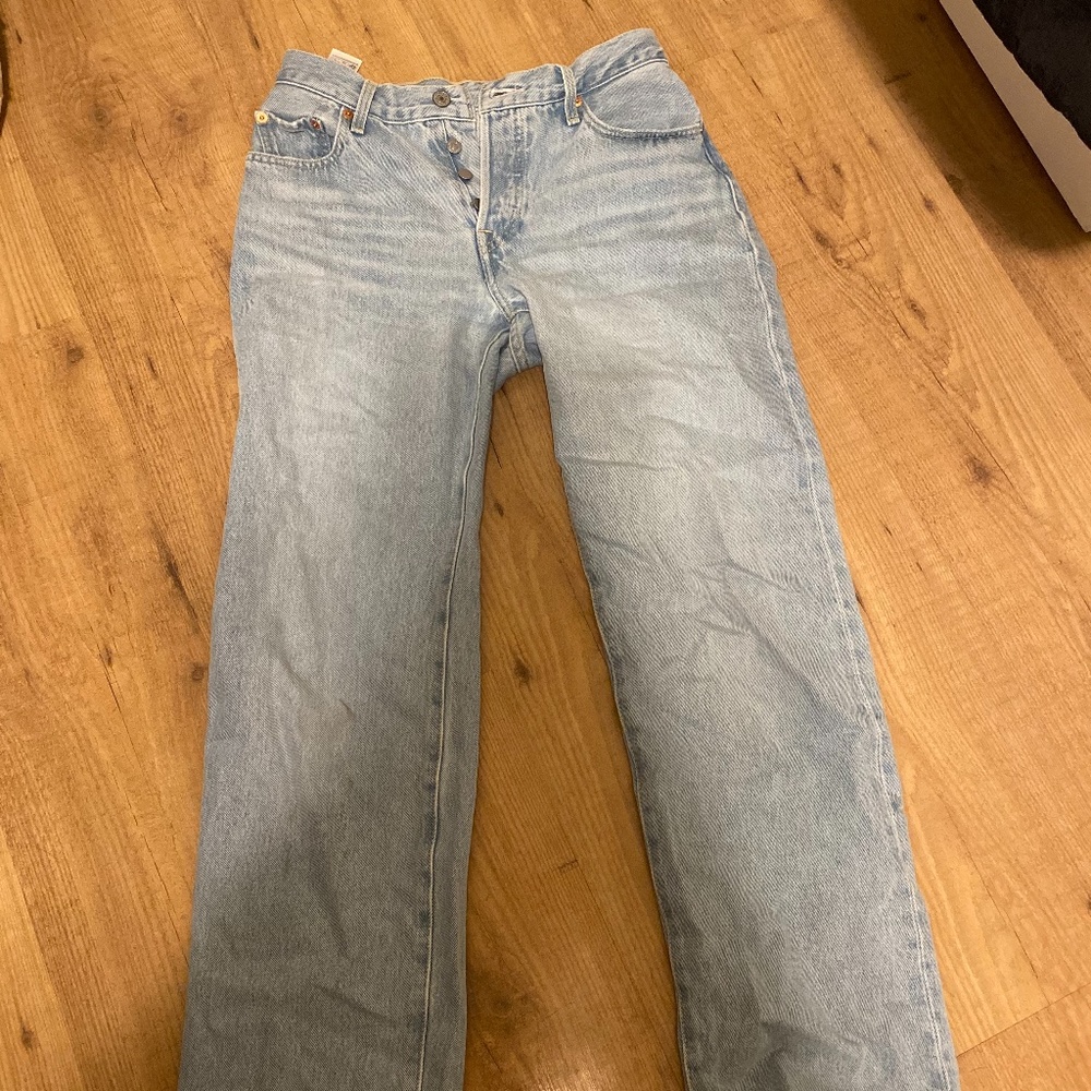New Women’s Levi’s Jeans